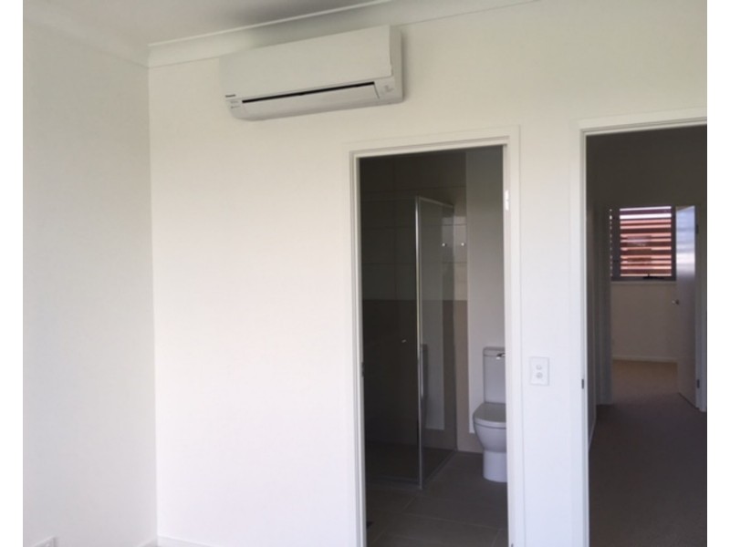 “Emerald Lakes”/3028 The Boulevarde, Carrara QLD 4211