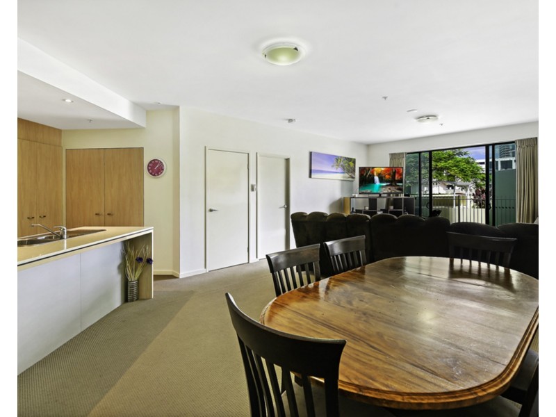 2/18 Fern Street, Surfers Paradise QLD 4217