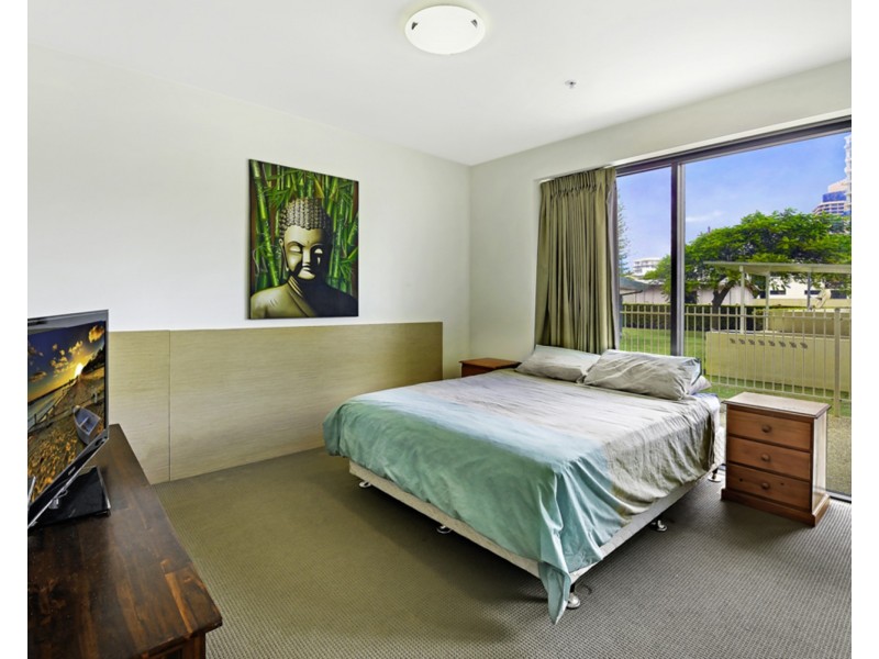 2/18 Fern Street, Surfers Paradise QLD 4217