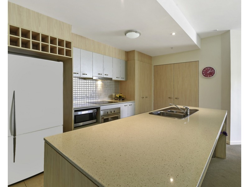 2/18 Fern Street, Surfers Paradise QLD 4217