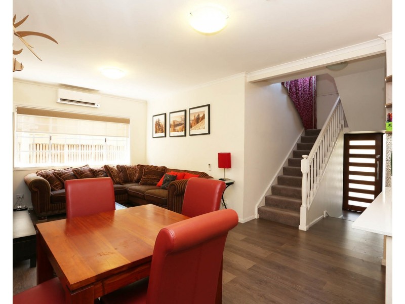 1/5 Dowling Drive, Southport QLD 4215