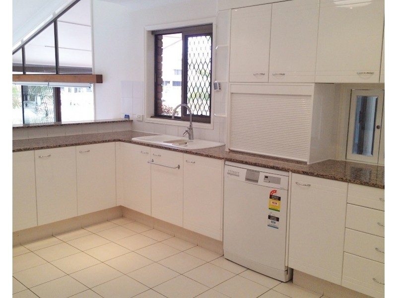 98 Commodore Drive, Surfers Paradise QLD 4217