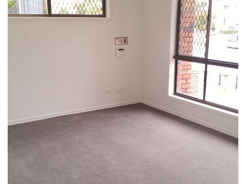 98 Commodore Drive, Surfers Paradise QLD 4217