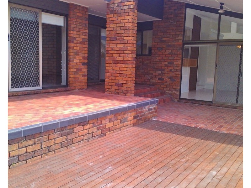 98 Commodore Drive, Surfers Paradise QLD 4217