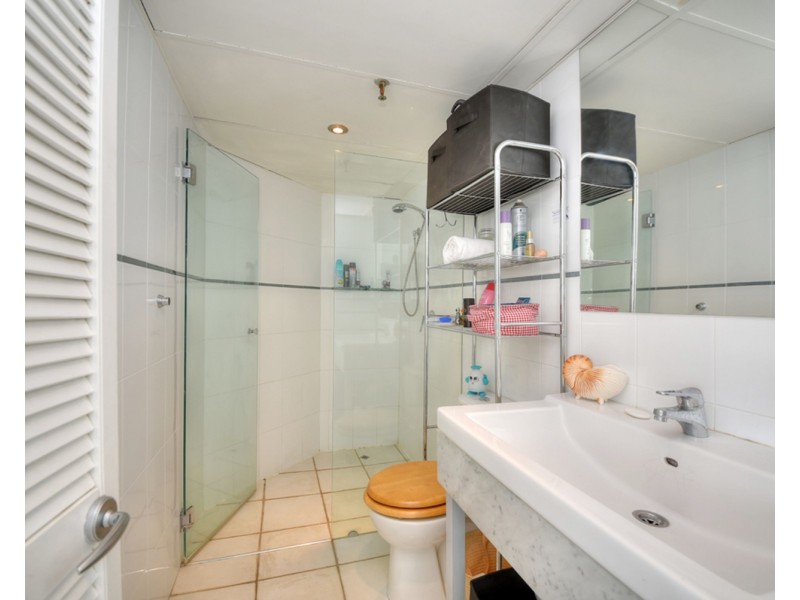 97/114 The Esplanade, Surfers Paradise QLD 4217