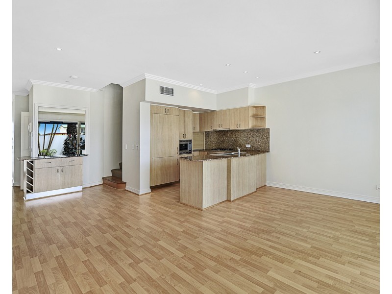 2/103 Salerno Street, Surfers Paradise QLD 4217