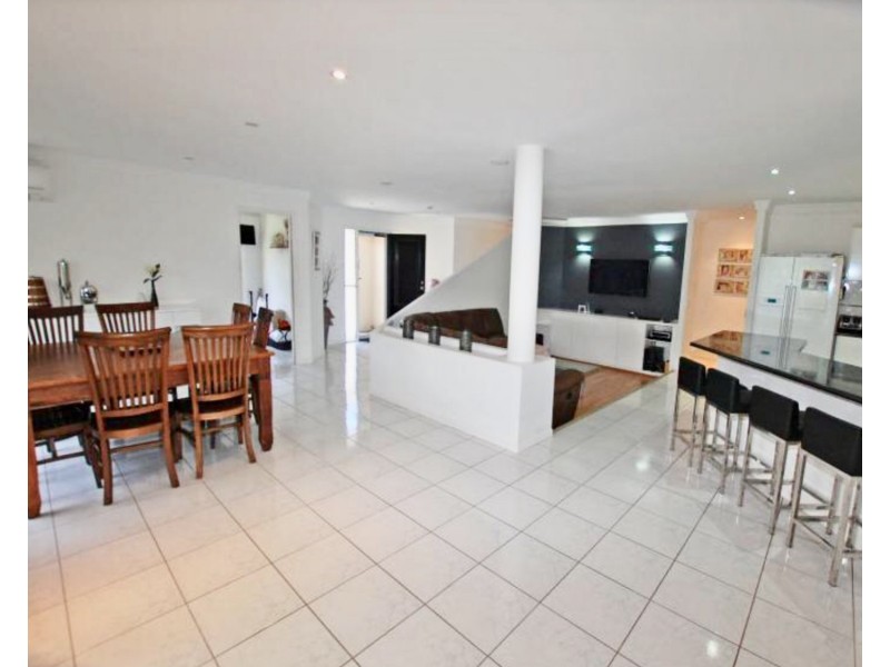 15 Cathedral Avenue, Molendinar QLD 4214