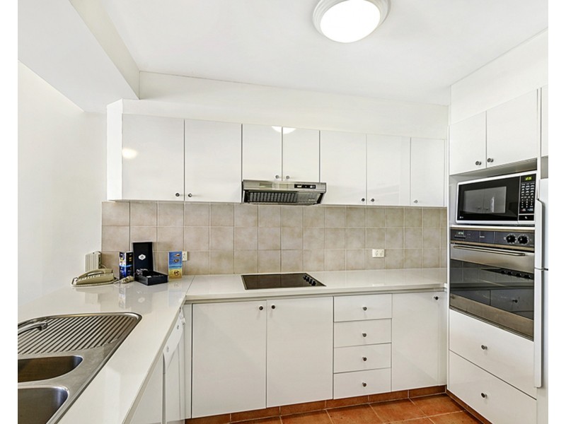 “Crown Tower”/5-19 Palm Avenue, Surfers Paradise QLD 4217