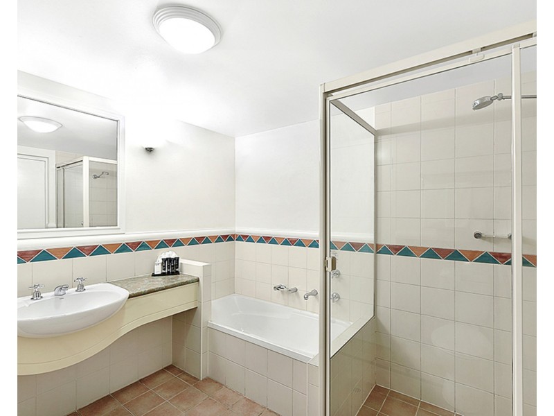 “Crown Tower”/5-19 Palm Avenue, Surfers Paradise QLD 4217