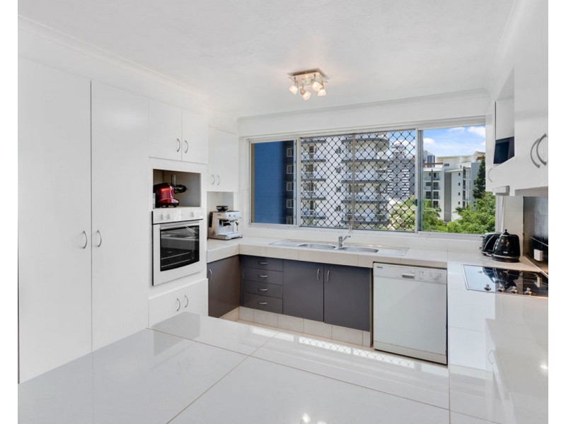 9/11 Riverview Parade, Surfers Paradise QLD 4217