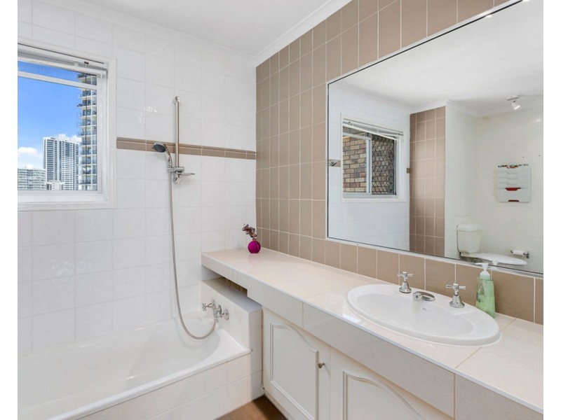 9/11 Riverview Parade, Surfers Paradise QLD 4217