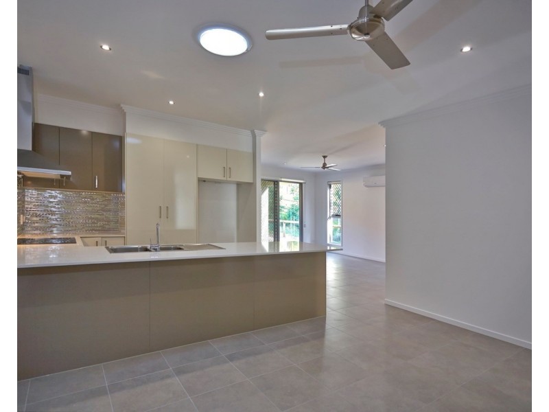 2/20 Dorretti Circuit, Upper Coomera QLD 4209