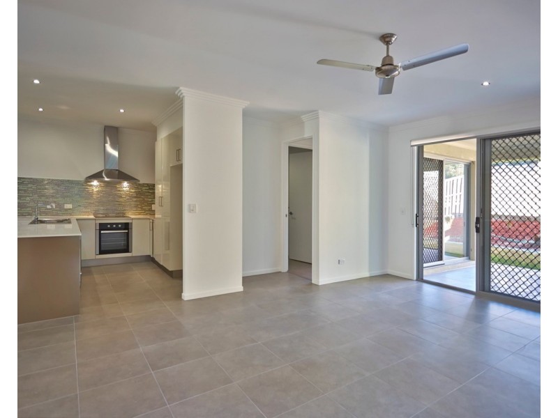 2/20 Dorretti Circuit, Upper Coomera QLD 4209