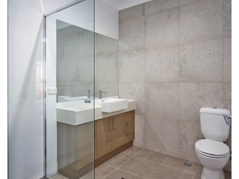 2/20 Dorretti Circuit, Upper Coomera QLD 4209