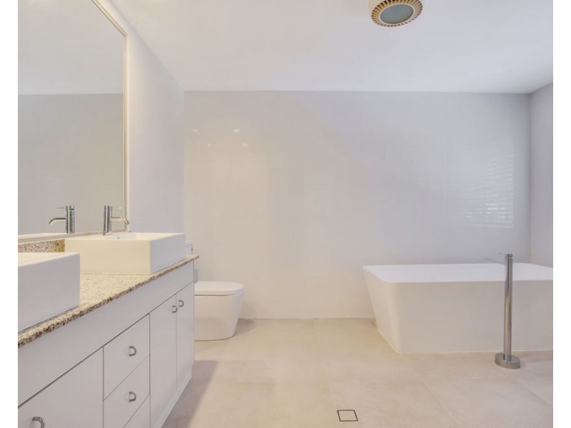 6 Key Biscayne, Clear Island Waters QLD 4226