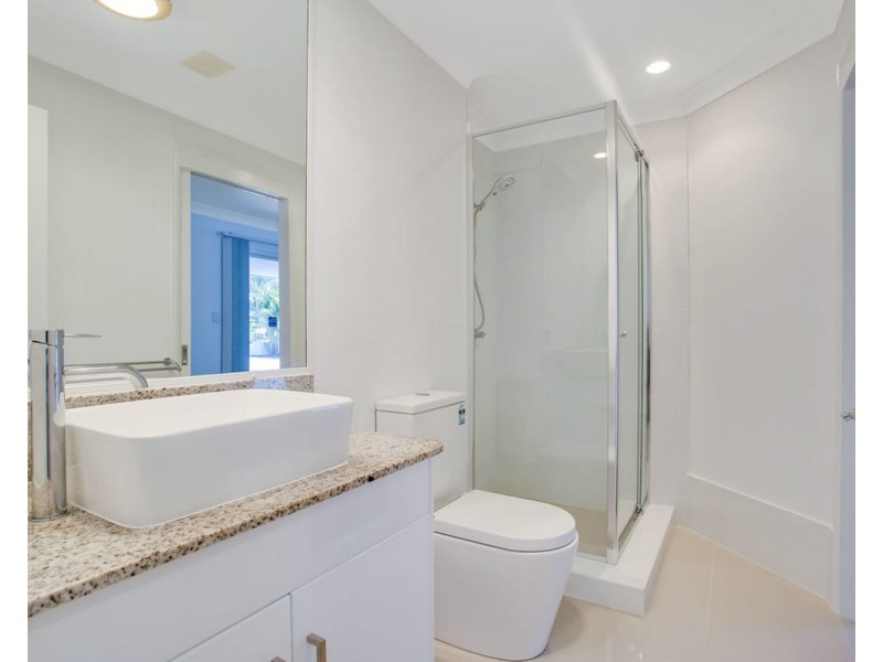 6 Key Biscayne, Clear Island Waters QLD 4226