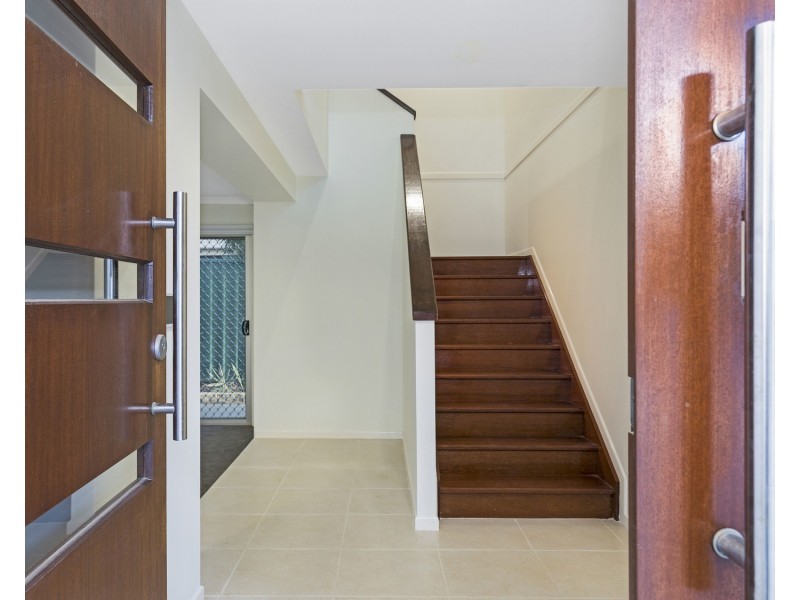 58 Boronia Avenue, Holland Park West QLD 4121