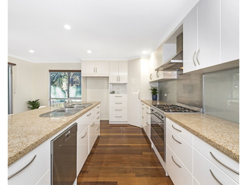 58 Boronia Avenue, Holland Park West QLD 4121