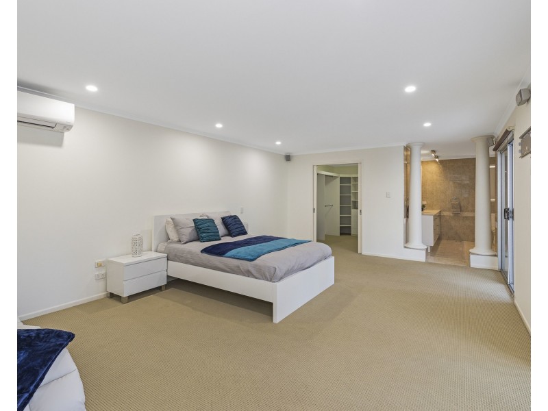 58 Boronia Avenue, Holland Park West QLD 4121