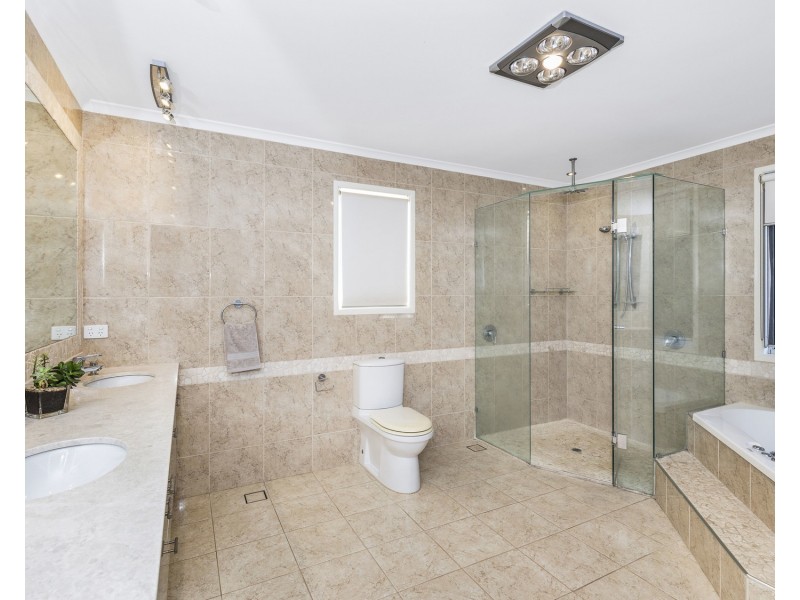 58 Boronia Avenue, Holland Park West QLD 4121