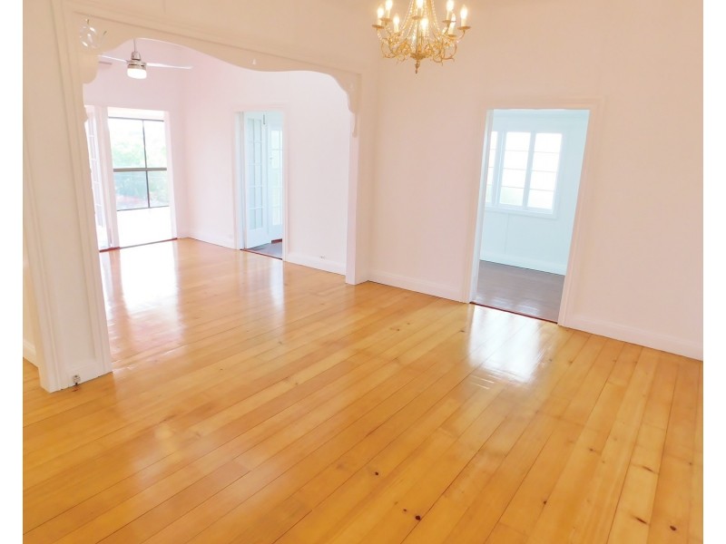 21 Power Street, Norman Park QLD 4170