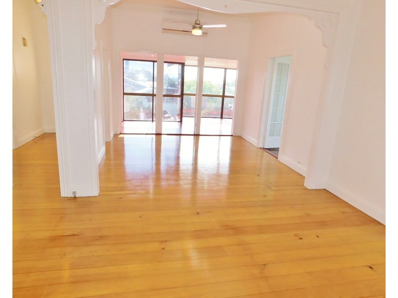 21 Power Street, Norman Park QLD 4170