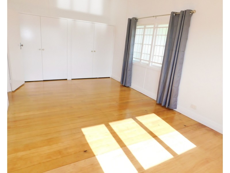 21 Power Street, Norman Park QLD 4170