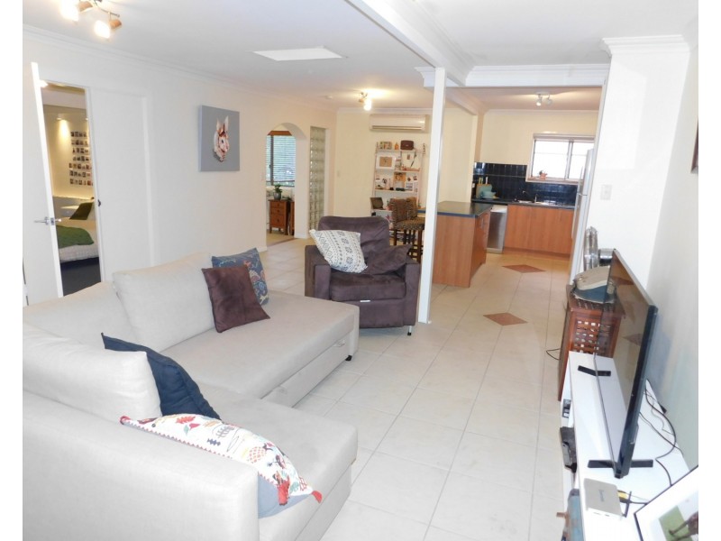 8 Marlton Street, Tarragindi QLD 4121