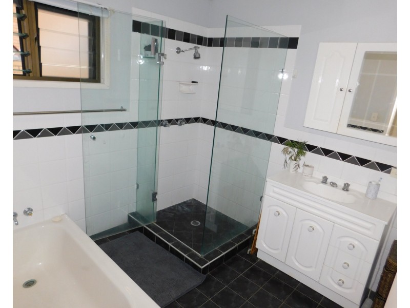 8 Marlton Street, Tarragindi QLD 4121