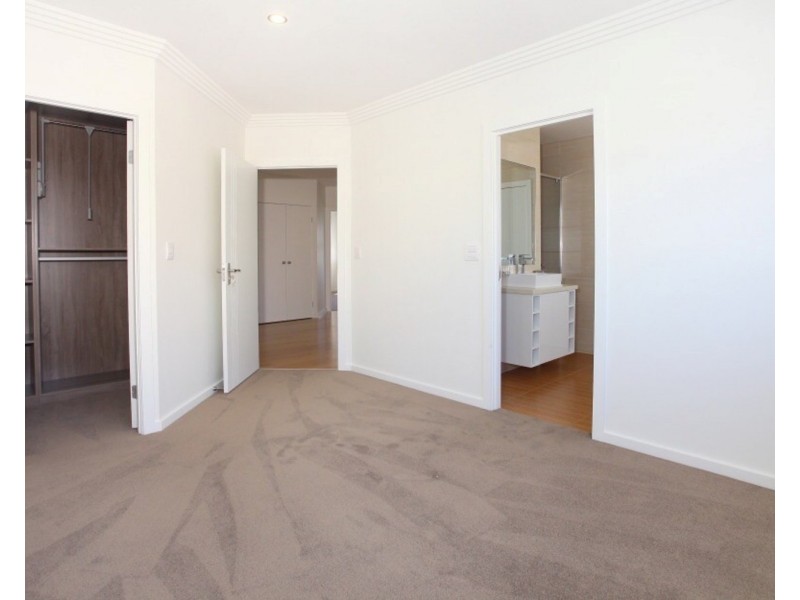 63 Southaven Drive, Helensvale QLD 4212