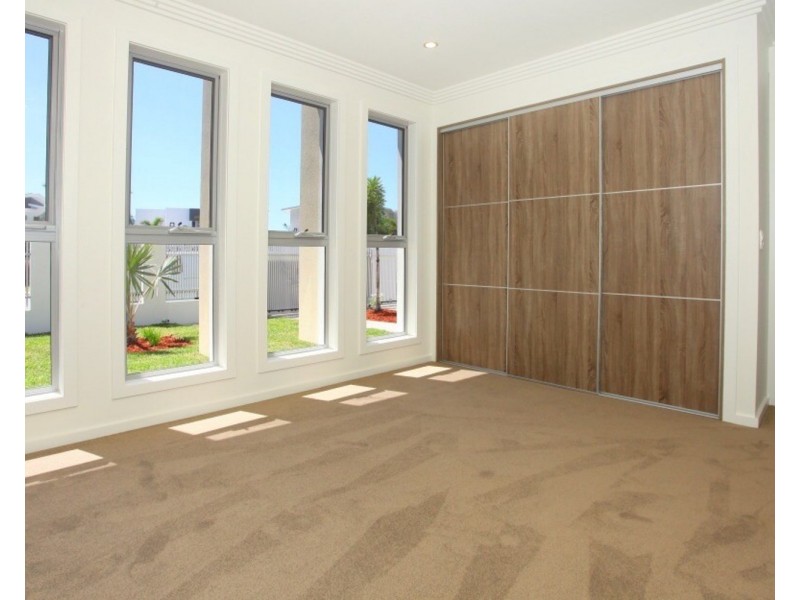 63 Southaven Drive, Helensvale QLD 4212