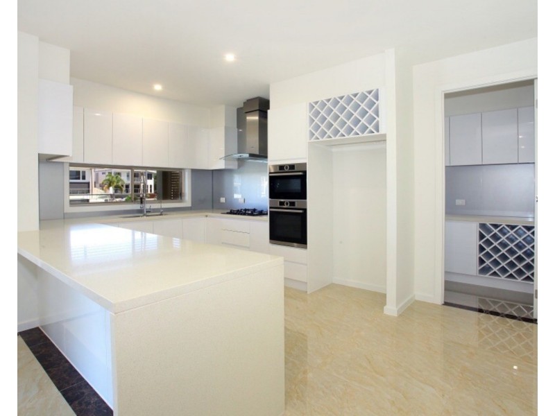 63 Southaven Drive, Helensvale QLD 4212
