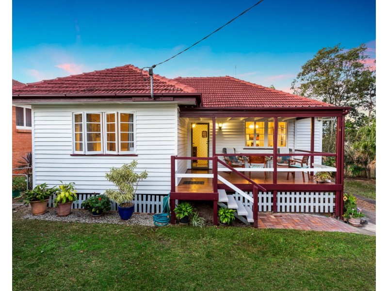 14 Pemberton Street, Tarragindi QLD 4121