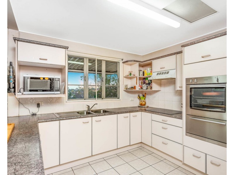 14 Pemberton Street, Tarragindi QLD 4121