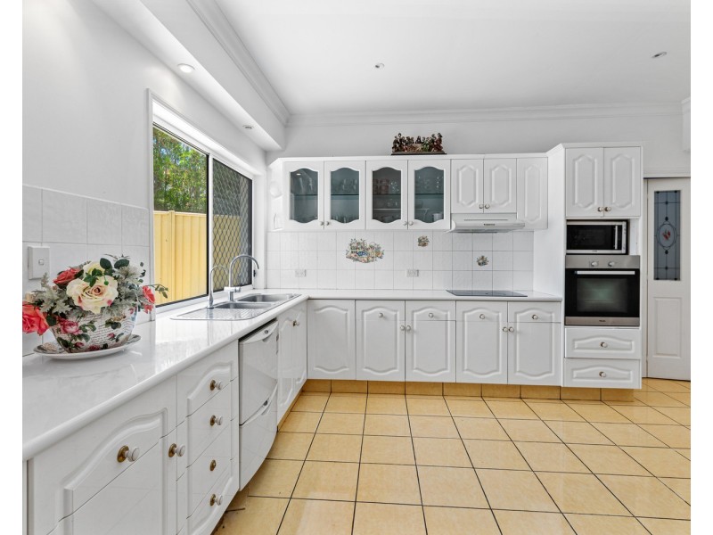 40 Baikal Place, Westlake QLD 4074