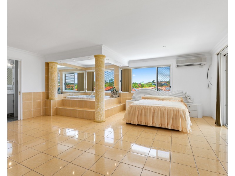 40 Baikal Place, Westlake QLD 4074