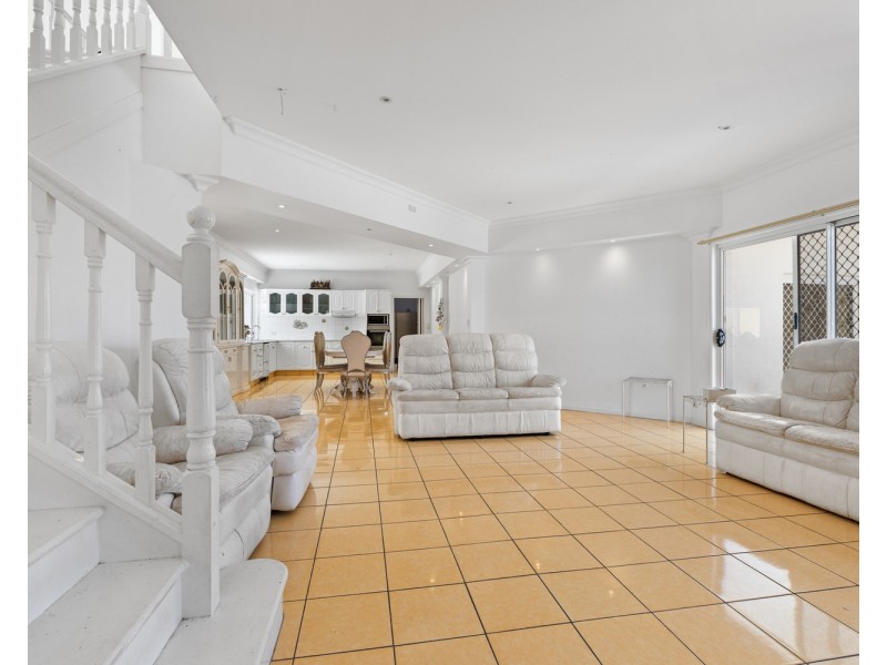 40 Baikal Place, Westlake QLD 4074