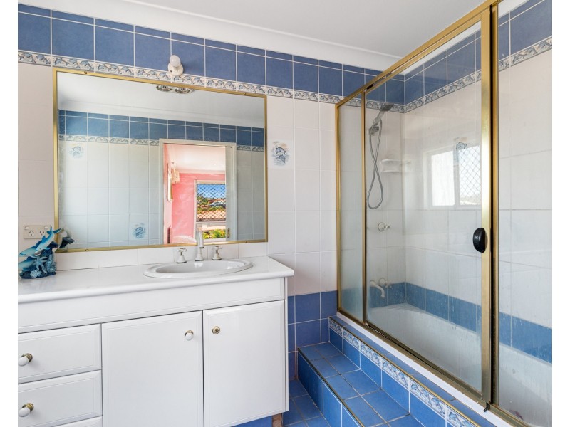 40 Baikal Place, Westlake QLD 4074