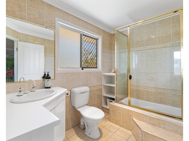 40 Baikal Place, Westlake QLD 4074