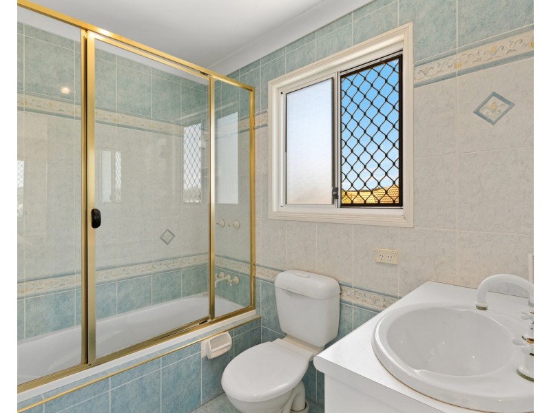 40 Baikal Place, Westlake QLD 4074