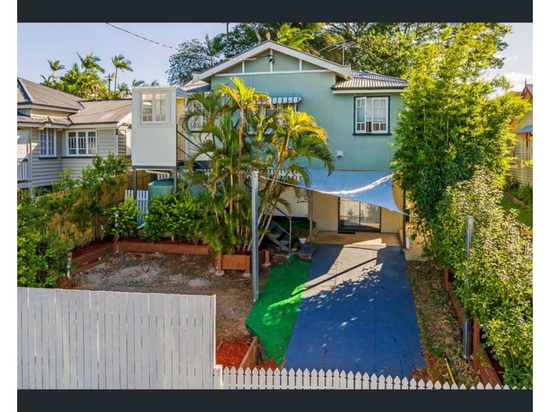 1077 Logan Road, Holland Park West QLD 4121