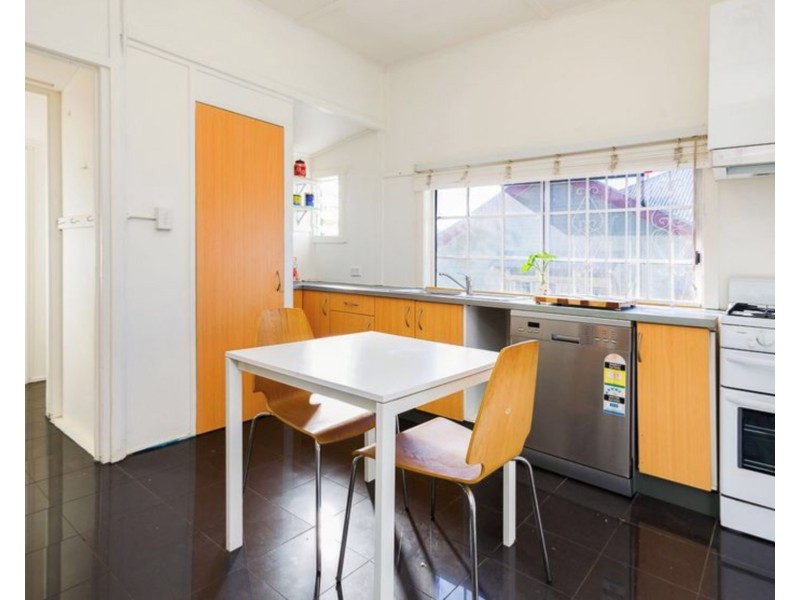 1077 Logan Road, Holland Park West QLD 4121