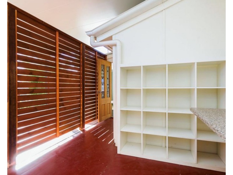 1077 Logan Road, Holland Park West QLD 4121