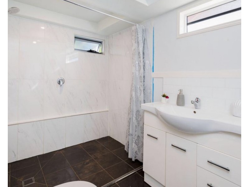 1077 Logan Road, Holland Park West QLD 4121