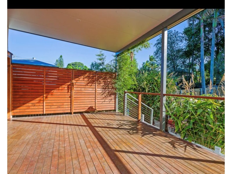 1077 Logan Road, Holland Park West QLD 4121
