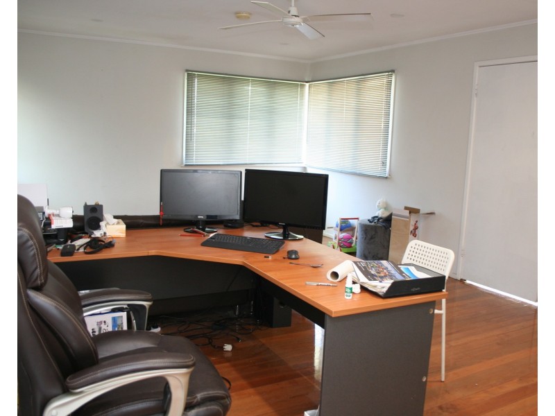 10 Burgess Street, Salisbury QLD 4107