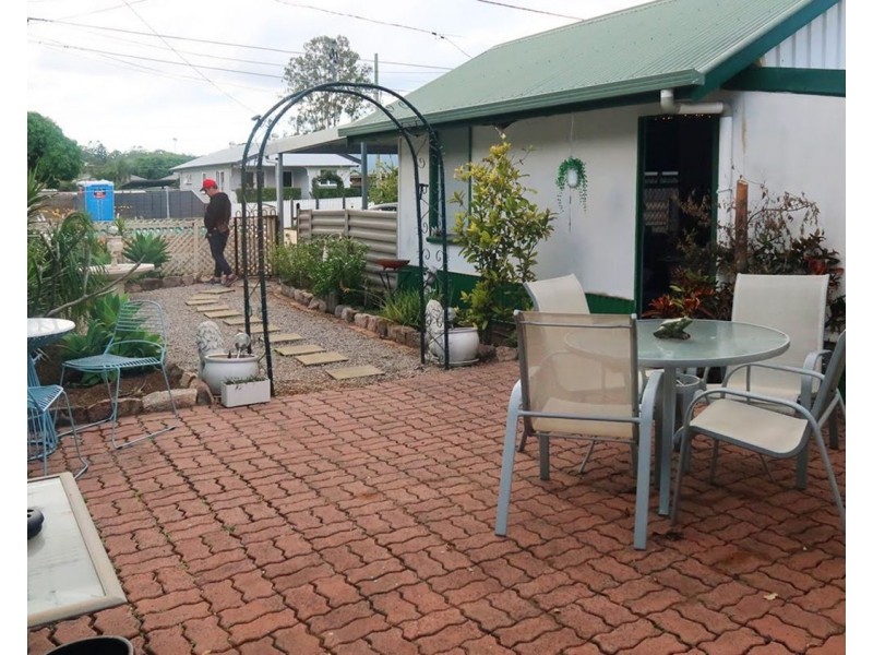 90 Darthmouth Street, Coopers Plains QLD 4108