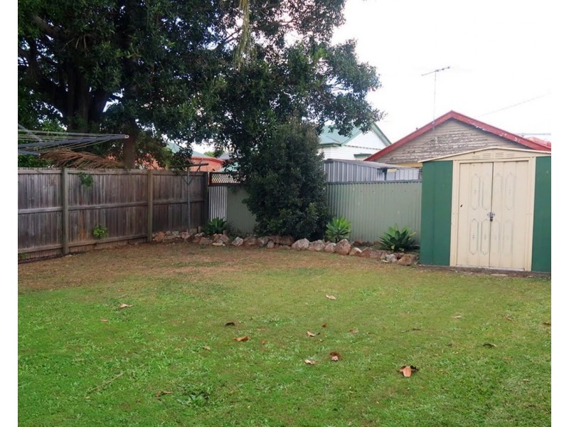 90 Darthmouth Street, Coopers Plains QLD 4108