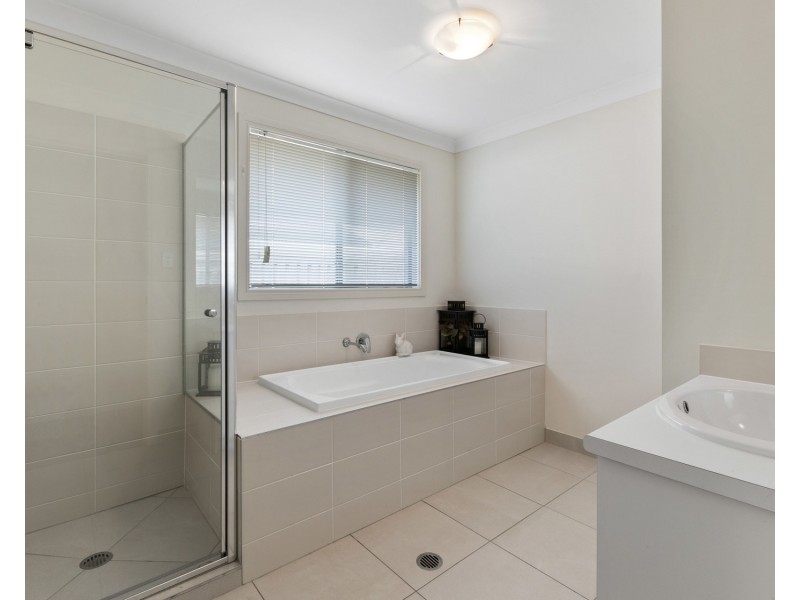 19 Mcpherson Crescent, Coomera QLD 4209