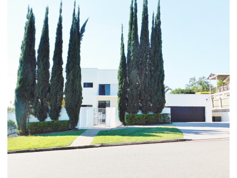 64 Bonneville Street, Holland Park West QLD 4121